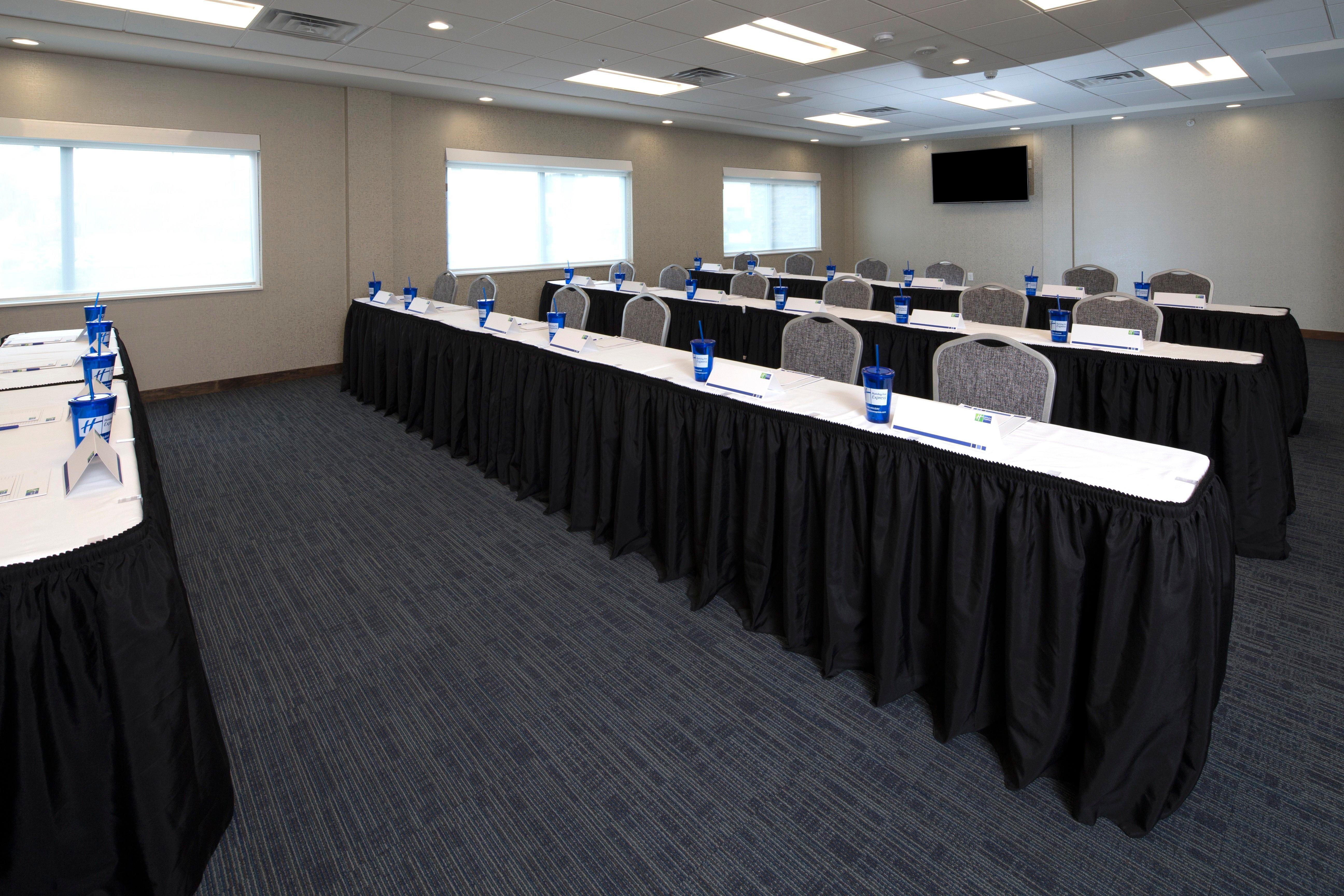 Holiday Inn Express & Suites Alpena - Downtown By Ihg Екстер'єр фото